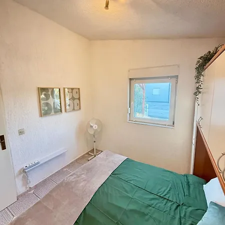 Summer House Pomalo With Sea View Only 50 Meters To *