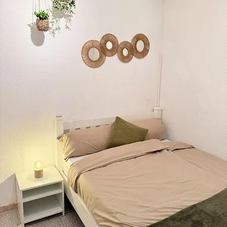 Summer House Pomalo With Sea View Only 50 Meters To *