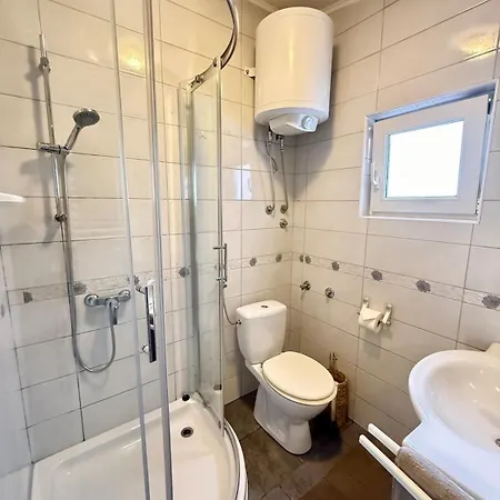 Summer House Pomalo With Sea View Only 50 Meters To
