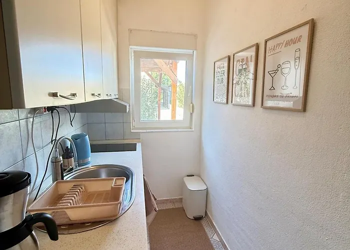 Casa vacanze Summer House Pomalo With Sea View Only 50 Meters To *