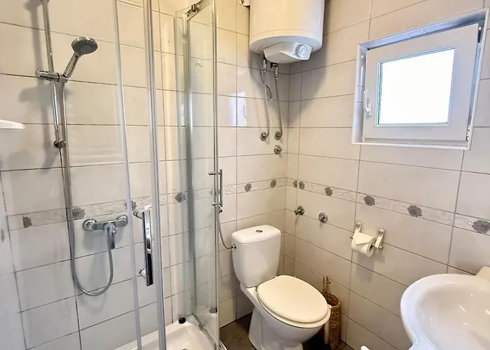 Summer House Pomalo With Sea View Only 50 Meters To