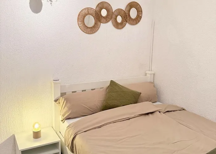 Summer House Pomalo With Sea View Only 50 Meters To *