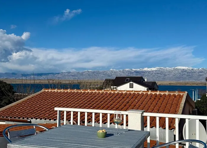 Summer House Pomalo With Sea View Only 50 Meters To *