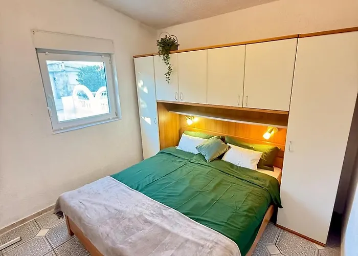 Ferienhaus Summer House Pomalo With Sea View Only 50 Meters To Vir