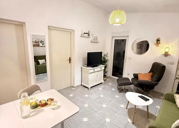 Ferienhaus Summer House Pomalo With Sea View Only 50 Meters To Vir
